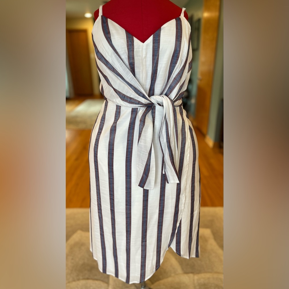 NWT Banana Republic Factory summer dress, tie front, v-neck, size 8